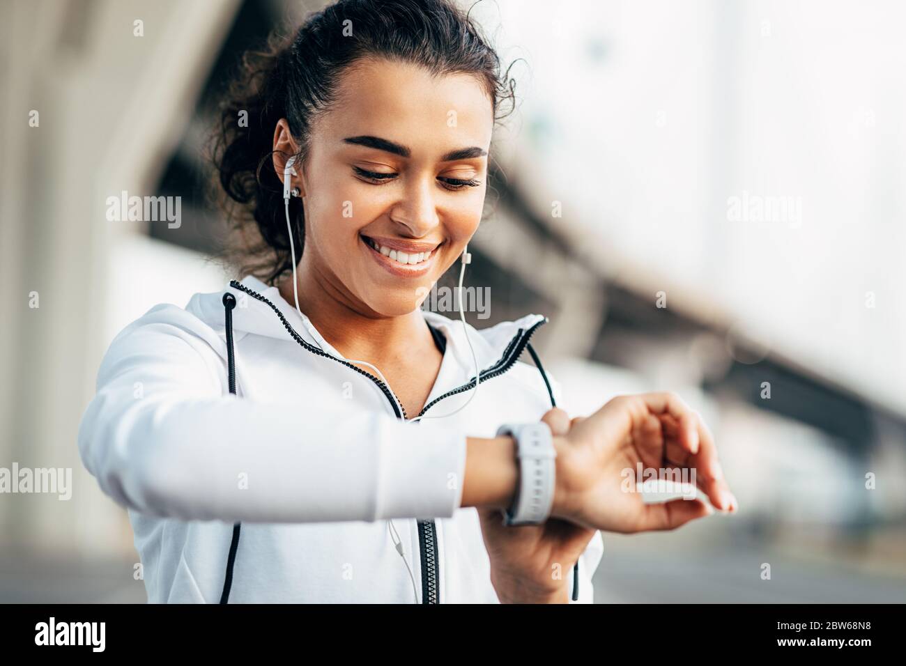 Smartwatch-uri populare în România: tipare de utilizare și disponibilitate