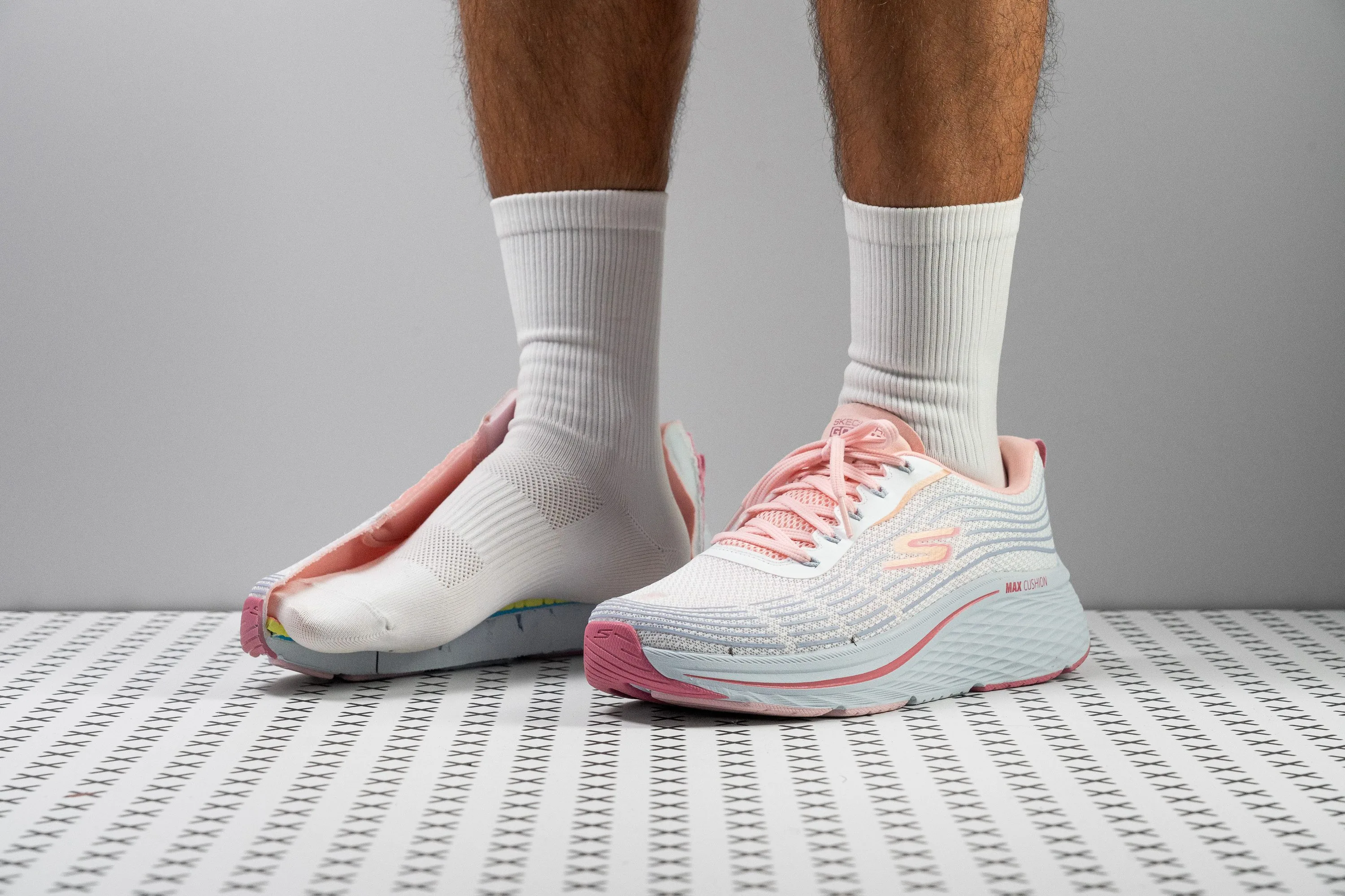 Skechers Max Cushioning Elite